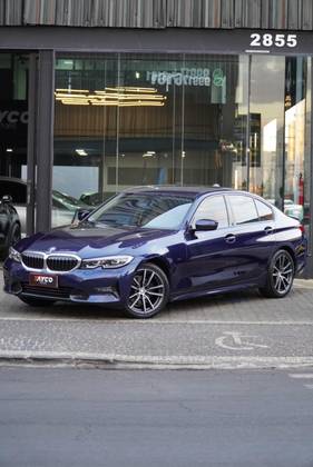BMW 320i 2.0 16V TURBO GASOLINA SPORT AUTOMÁTICO BMW 320i 2.0 16V TURBO GASOLINA SPORT AUTOMÁTICO